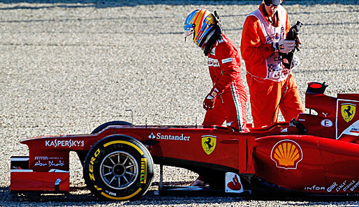 Der Weltmeister von 2005 und 2006 wollte offenbar mehr aus seinem Ferrari raus holen als drin steckt. Die Folge war das vorzeitige Aus
