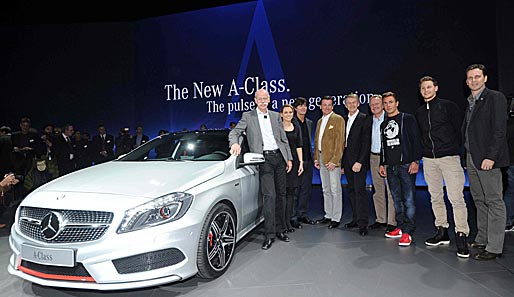 Mercedes-Benz stellt beim Autosalon in Genf die neue A-Klasse vor - und seine beiden neuen Markenbotschafter Mario Götze und Benedikt Höwedes