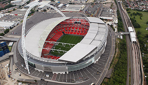 Fußball wird hier gespielt - im Wembley-Stadion. Außerdem im Old Trafford, St. James Park, Hampden Park, Millennium Stadium und City of Coventry Stadium
