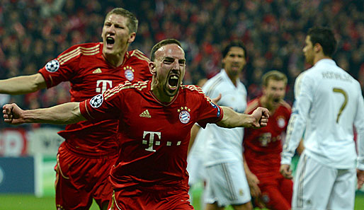 Franck Ribery (2.v.l.) bejubelt frenetisch seinen Treffer zum 1:0 für die Bayern