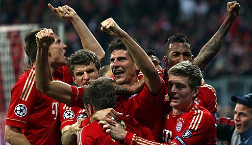Die Bayern feiern - sehen wir solch ein Bild auch nach dem Rückspiel in Madrid?