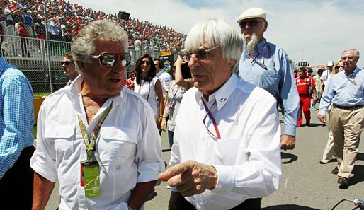 Auch Motorsport-Legende Mario Andretti (l.) gab sich die Ehre und plauschte mit F-1-Chef Bernie Ecclestone