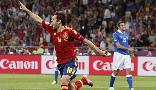 Kurz vor der Pause jubelten die Spanier zum zweiten Mal - Außenverteidiger Jordi Alba erzielte den Treffer zum 2:0