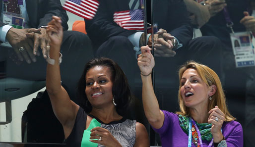 USA, USA, USA. Die Sympathien von First Lady Michelle Obama waren im Aquatic Centre zu London wenig überraschend klar verteilt