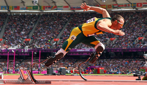 Oscar Pistorius aus Südafrika ist der erste beidseitig amputierte Athlet bei Olympischen Sommerspielen. Hut ab vor dieser Leistung!