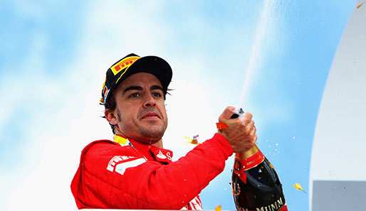 Am Ende gewann allerdings Fernando Alonso. Knackige Analyse von Formel-1-Experte Niki Lauda: Der Fernando ist dank seiner neuen Freundin viel entspannter