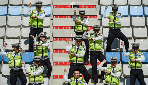 Spaß hatten auch die Sicherheitskräfte in Südkorea, die ebenfalls noch an ihrer Choreografie feilen...