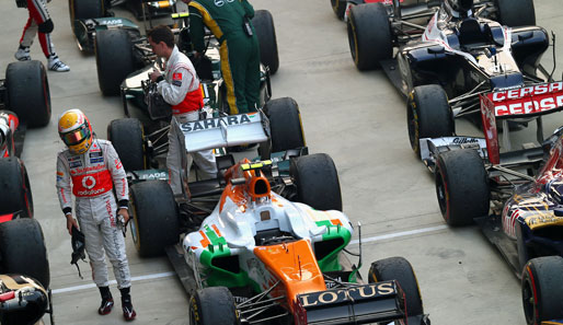 Verlierer des Rennens war aber nicht Alonso, sondern Lewis Hamilton (l.), der nach Startplatz drei nur auf Rang zehn die Ziellinie überquerte