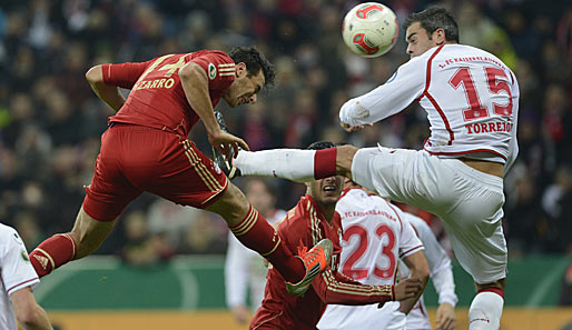 FC BAYERN MÜNCHEN - 1. FC KAISERSLAUTERN 4:0: Claudio Pizarro (l.) war heute nicht zu stoppen. Der Peruaner traf gegen die Pfälzer doppelt.