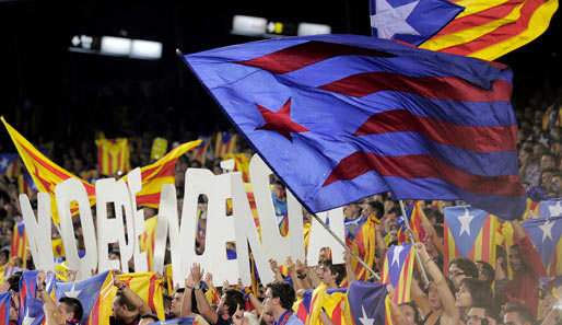 Politische Bedeutung: Die Barcelonistas demonstrierten im Stadion mit katalanischen Flaggen für eine Unabhängigkeit Kataloniens