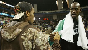 Die Boston Celtics kamen 2010 auch nach Europa. Und wenn die NBA kommt, kommen auch die Fußball-Stars. Kevin Garnett meets Didier Drogba