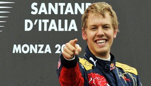 Dass Vettel zuvor schon als jüngster Fahrer aller Zeiten auf die Pole-Position gefahren war, geriet fast zur Nebensache. Den berühmten Vettel-Finger gab's auch schon