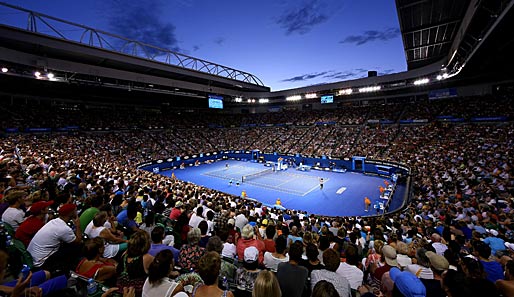 Tag 4: In toller Atmosphäre besiegte Roger Federer in der Rod Laver Arena den Russen Nikolay Davydenko glatt in drei Sätzen
