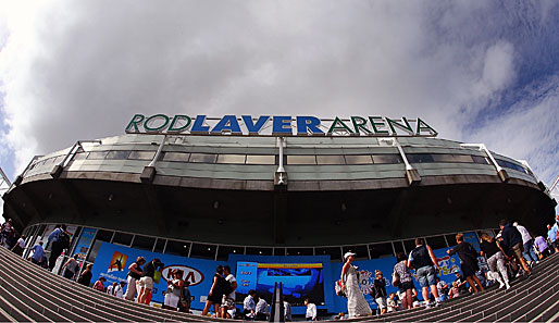 Bisher waren die Australian Open eine wahre Hitzeschlacht. An Tag fünf musste das Dach der Rod Laver Arena wegen Regens aber geschlossen werden