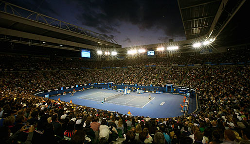 Tag 12: Auch wenn sich Andy Murray und Roger Federer erst zum Halbfinale trafen, war die Atmosphäre in der Rod Laver Arena bereits endspielreif