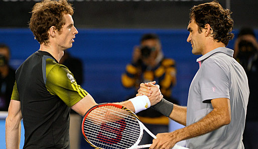 Trotz der knappen Niederlage ist und bleibt Federer ein Gentleman und gratuliert seinem Kontrahenten artig zum Finaleinzug
