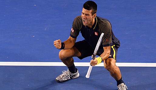 Nach dem Matchball kannte die Freude bei Djokovic keine Grenzen mehr. Die derzeitige Nummer eins der Welt holte sich den ersten Grand-Slam-Titel im Jahr 2013