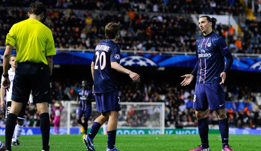Kurz vor Schluss sah Zlatan Ibrahimovic für ein hartes Einsteigen mit gestrecktem Fuß gegen Andres Guardado noch die rote Karte