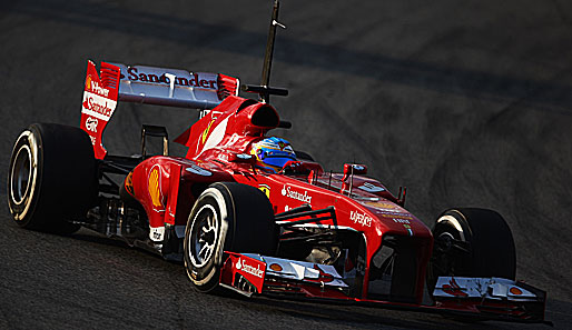 Alonso in seinem neuen Arbeitsgerät: dem F138. Nach Platz zwei im Vorjahr hofft der Doppelweltmeister in dieser Saison endlich Vettels Vorherrschaft zu brechen