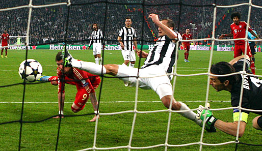 In der 64. Minute machte Mario Mandzukic mit seinem Treffer zum 1:0 den Deckel auf das Champions-League-Halbfinale. Claudio Pizarro erhöhte sogar noch