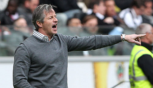 Durch die Niederlage hat Schalke 04 und Trainer Jens Keller nur noch einen Punkt Vorsprung vor dem SC Freiburg und Eintracht Frankfurt! Der Kampf um Platz 4 bleibt weiter spannend