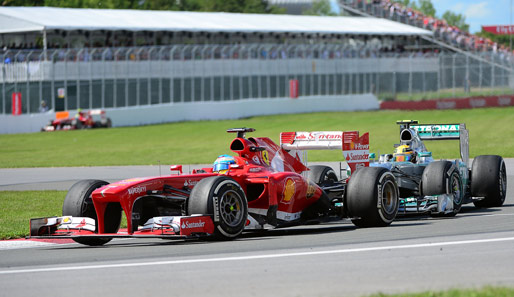 Derweil presste sich Fernando Alonso an Lewis Hamilton vorbei und übernahm Platz zwei