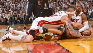 Und dann geht die Post ab: Die Heat und Spurs schenken sich nichts, das Spiel bleibt bis zum Ende offen