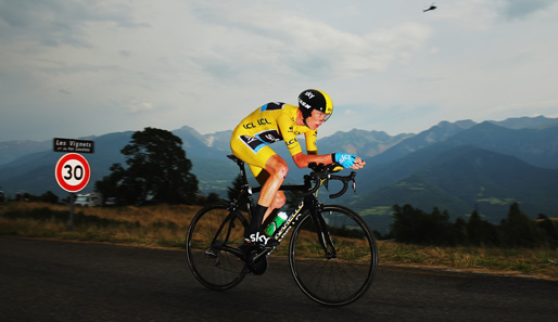 17. Etappe: Die Tour de France geht in die entscheidende Woche. 30 km/h? Nicht mit Chris Froome! Der Brite schnappt sich den Sieg im Einzelzeitfahren