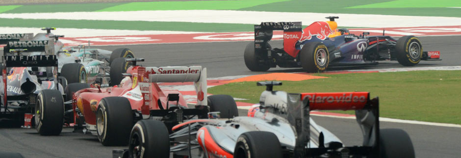 Das Renngeschehen in einem Bild: Vettel gewinnt den Start und hat schon nach der ersten Kurve massig Vorsprung. Der war ihm nicht mehr zu nehmen