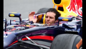 Mark Webber feierte seinen zweiten Platz zurückhaltender - er fuhr ohne Helm zurück zur Box