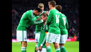 ENGLAND - DEUTSCHLAND 0:1: Dank Per Mertesacker stürmten die Deutschen einmal mehr das Wembley-Stadion