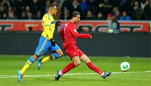 SCHWEDEN - PORTUGAL 2:3: Cristiano Ronaldo brachte Portugal im Playoff-Rückspiel gegen Schweden mit einem satten Linksschuss in Führung