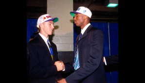 Welcome to the NBA! Gemeinsam mit Kobe Bryant wird Steve Nash (l.) 1996 gedraftet. Nash landet bei den Suns, Kobe, richtig, bei den Lakers.