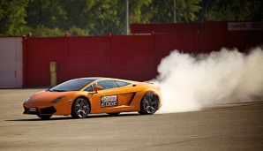 Burnouts kann nicht nur Sebastian Vettel - auch der Lamborghini-Tester kann's qualmen lassen!