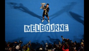 Alle Augen auf den Djoker! Novak Djokovic läutete das Tennisjahr nach bewährtem Muster ein. Der Serbe gewann die Australian Open. Zum dritten Mal in Folge!