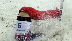 Tag 10: Autsch! Freestyler Jia Zongyang taucht in den Schnee ein