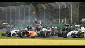 Auch danach gab's Action: Esteban Gutierrez' Frontflügel flog durch die Luft, Sebastian Vettel musste ausweichen