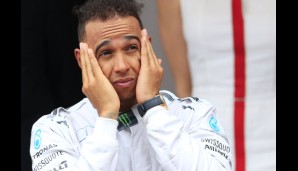 Bei der Siegerehrung macht Lewis Hamilton aus seiner Laune kein Geheimnis