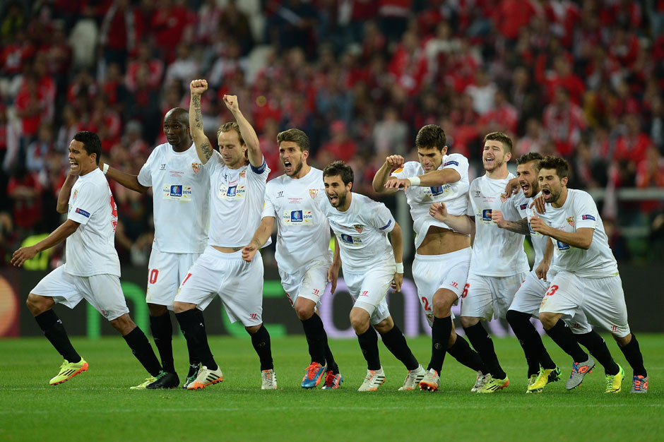 Während die Trauer bei Benfica keine Grenzen kannte, feierte Sevilla den Titel ausgelassen