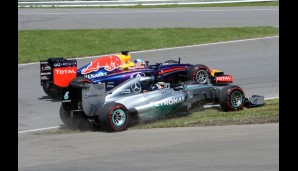 Lewis Hamilton muss ins Gras ausweichen und verliert Platz 2 an Sebastian Vettel - kurzzeitig
