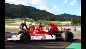 Postkartenpanorama, ein wunderschönes Auto und Österreichs Formel-1-Stolz: Sebastian Vettel, Niki Lauda, Gerhard Berger und Helmut Marko
