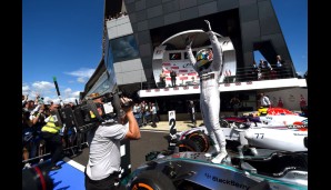 Endlich! Zum zweiten Mal nach 2008 gewann Lewis Hamilton sein Heim-Rennen in Silverstone