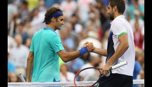 Nachdem auch der dritte Satz verloren ging, kann Federer seinem Kontrahenten nur gratulieren