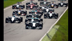 Zum Rennen: Am Start kommt Lewis Hamilton nicht weg, Rosberg übernimmt die Führung