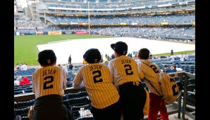 Derek Jeter gab sein letztes Spiel im Yankee Stadium, was sich natürlich keiner seiner Fans entgehen lassen wollte