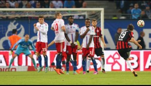 6. Spieltag: Der HSV - Gratulation! - schießt sein erstes Saisontor, verliert aber gegen Frankfurt, weil Lucas Piazon kurz vor Schluss per Freistoß trifft