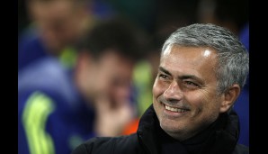 FC CHELSEA - SPORTING LISSABON 3:1: Jose Mourinho lachte bereits schon vor dem Spiel. Ob er wusste, dass seine Blues früh führen würden?