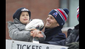 Superstar und Daddy: Tom Brady jubelt mit Sohnemann Benjamin