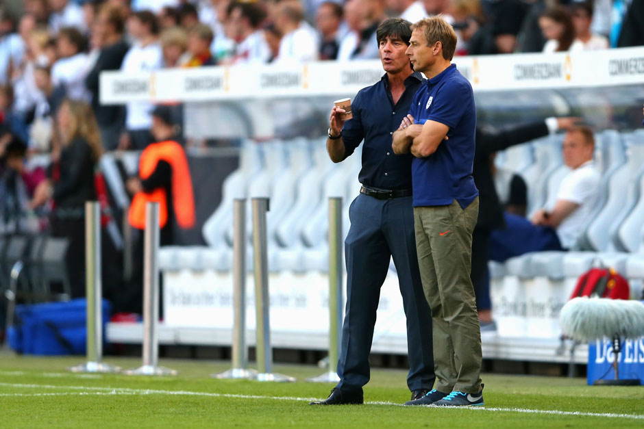 DEUTSCHLAND - USA 1:2: Wiedersehen unter Freunden. Joachim Löw trifft auf Jürgen Klinsmann und die USA