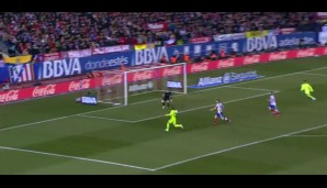 Bei höchstem Tempo zieht Messi den Cut, hat so den linken Fuß frei und steht offen zum Feld.